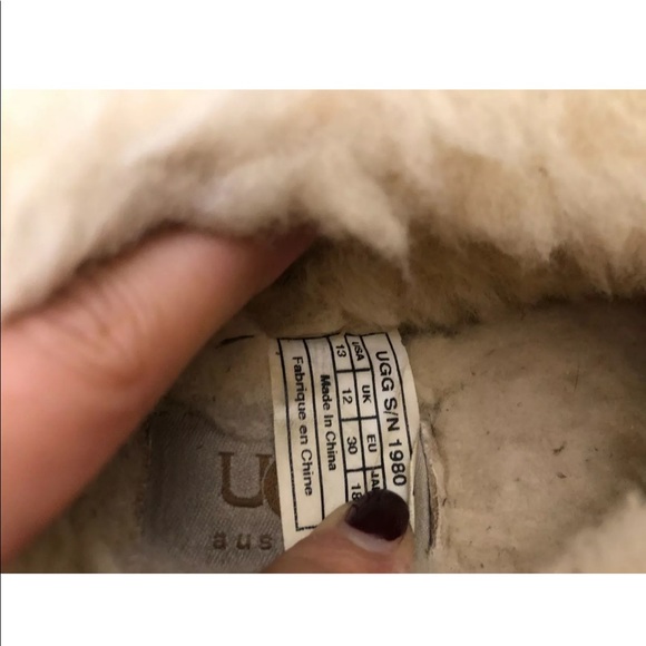 Kids UGG Slip-On - Picture 8 of 10